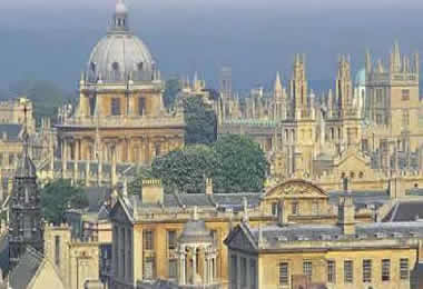 Dr Stuart Donnelly attended Oxford University for his Ph.D.